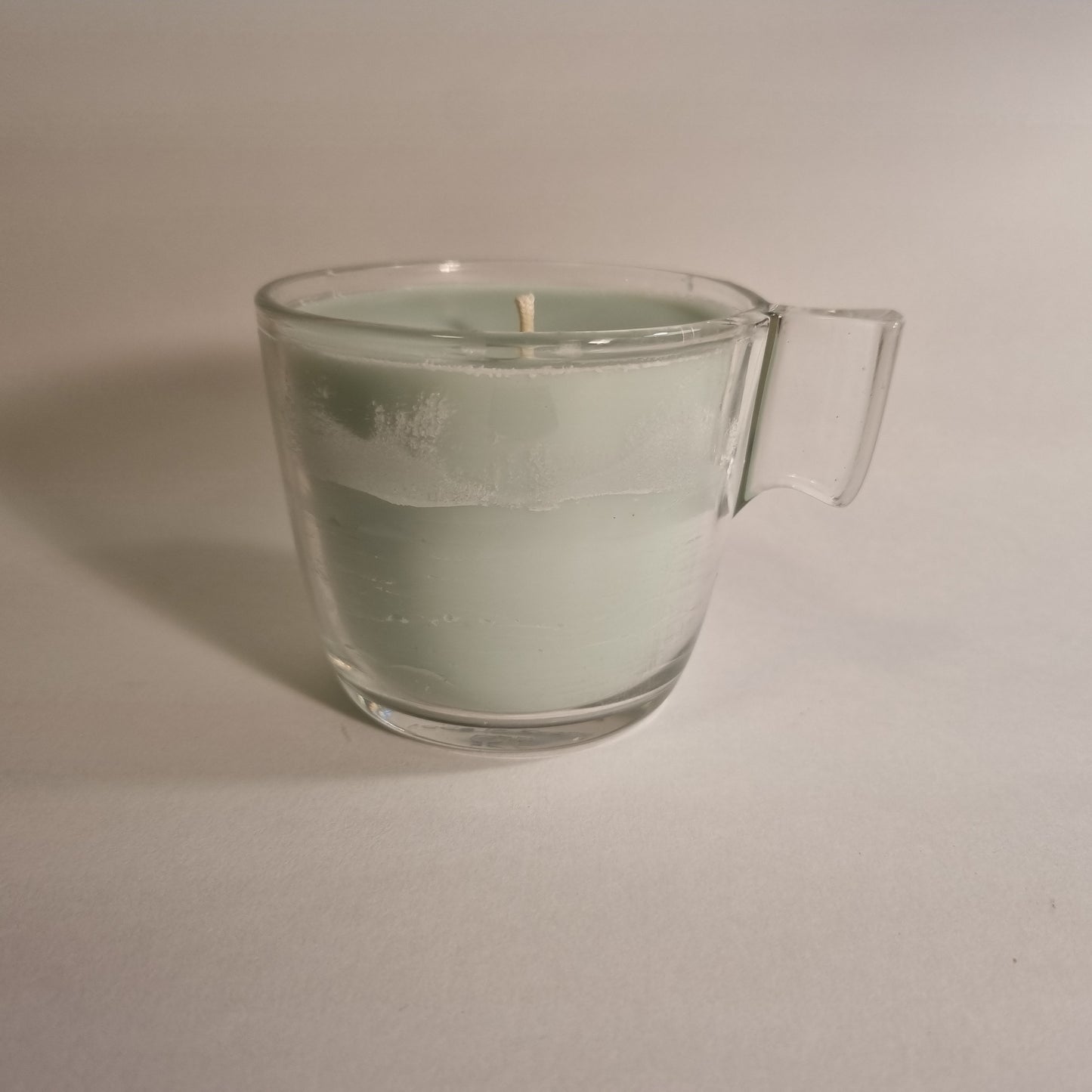 1002 Wachsfresse Glas mit Griff 8.5 cm Wachs Lindengrün 1 Docht