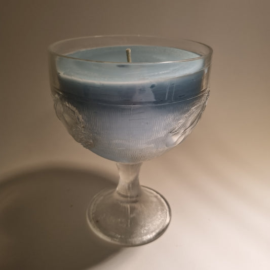 1013  Wachfresser  Kelch 10.5 cm Wachs blau